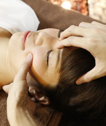 頭蓋仙骨療法(クラニオセイクラル)に小顔矯正、美容整体をプラスした身体に優しい技術